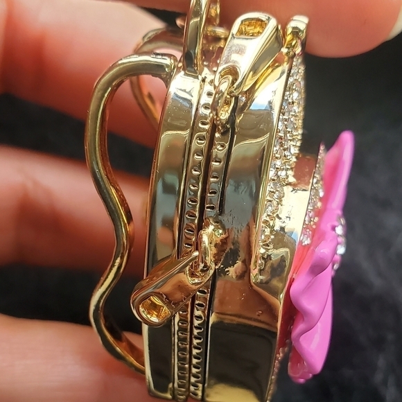 Betsey Johnson Backpack Necklace - Picture 5 of 5